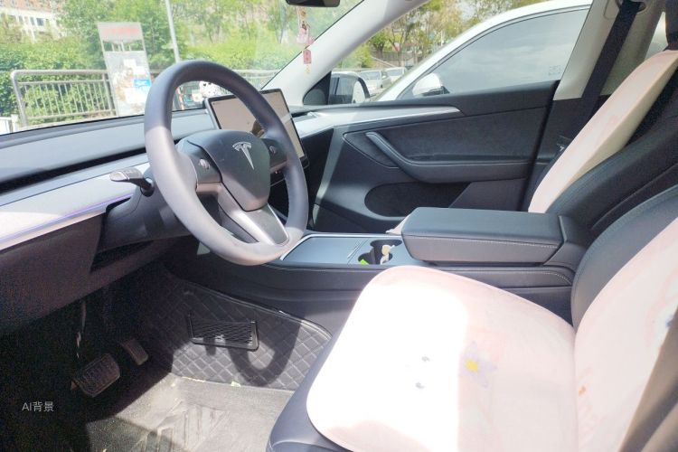 Tesla Model Y 2024 #17 Tesla Model Y 2024 car image #17