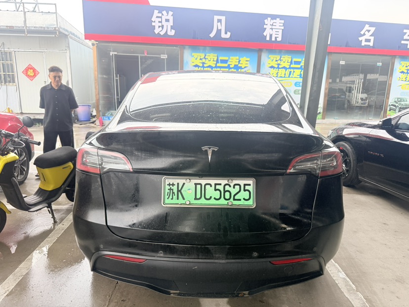 Tesla Model Y 2022 car image #3
