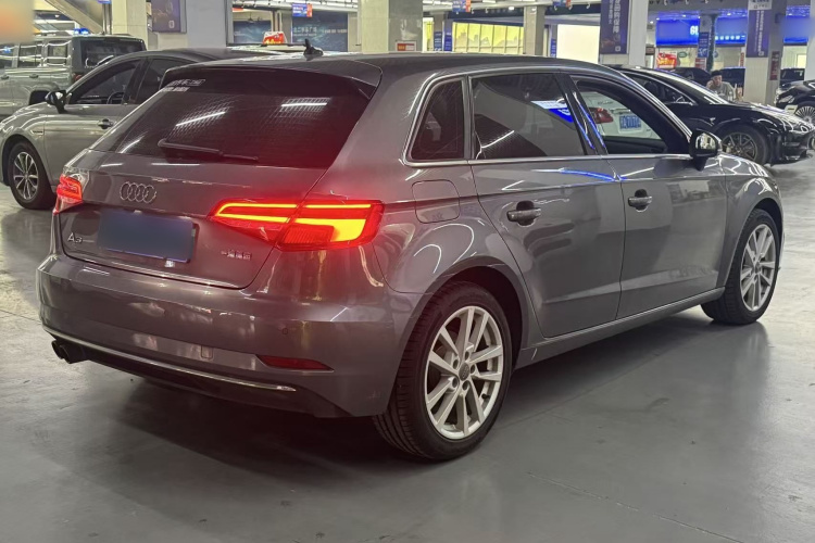 Audi A3 2019 car image #4