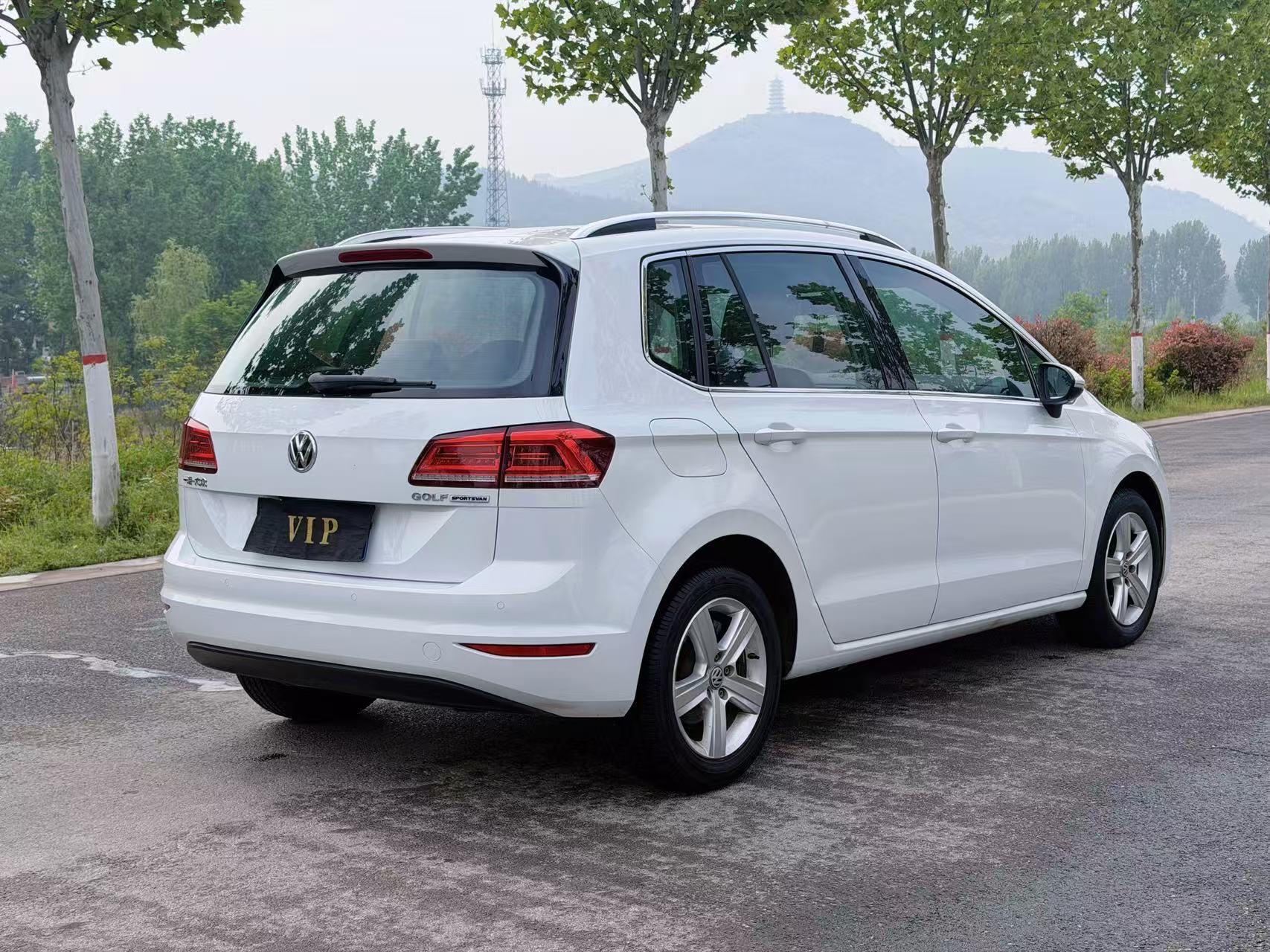 Volkswagen Golf Sportsvan 2018 صورة سيارة #7