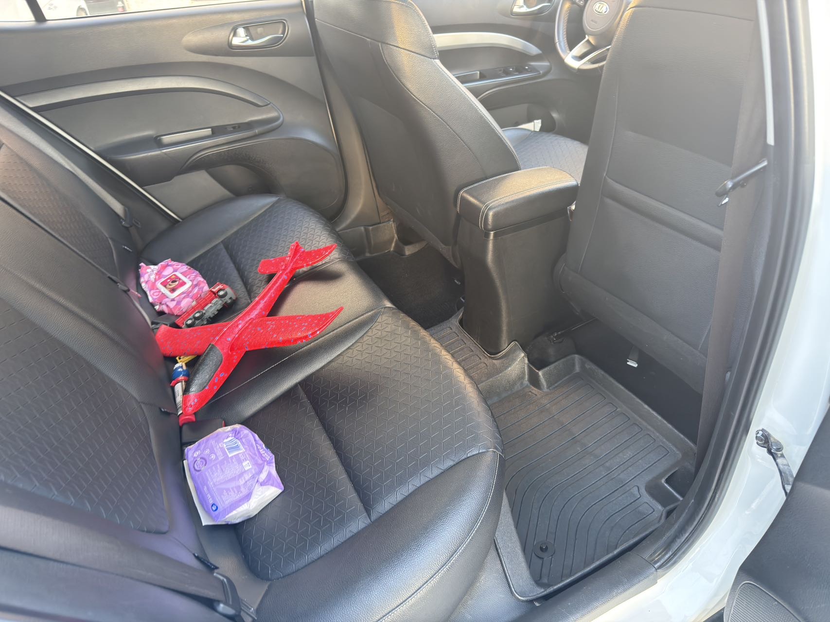 Kia KX1 2019 car image #4