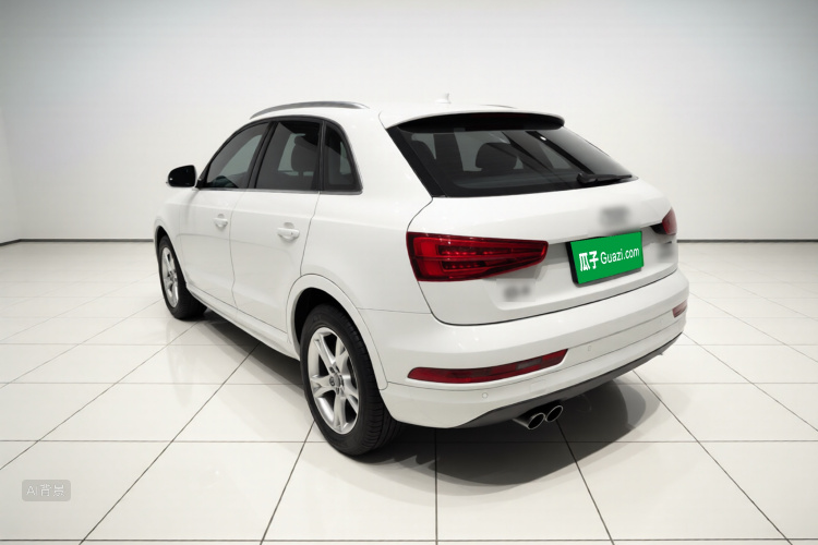 Audi Q3 2018 car image #5