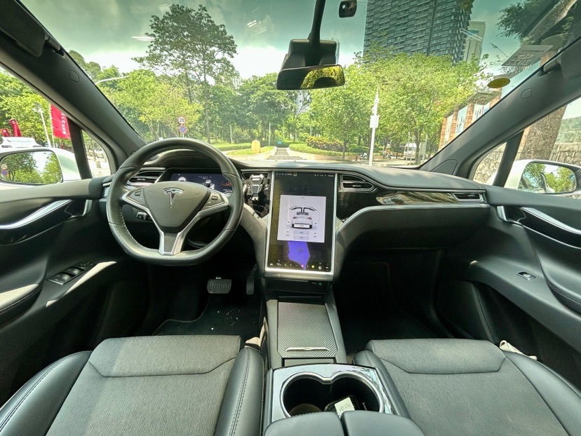 Tesla Model X 2018 #6 Tesla Model X 2018 car image #6