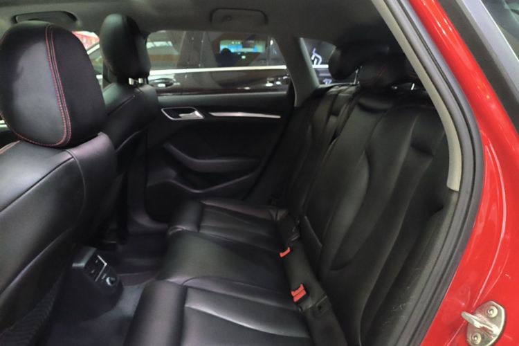 Audi A3 2018 car image #17