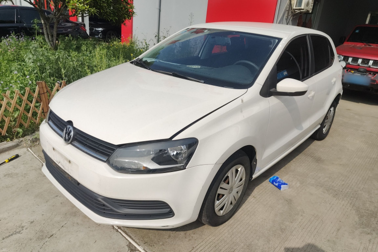 Volkswagen Polo 2018 car image #2