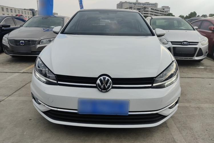 Volkswagen Golf 2019 car image #3