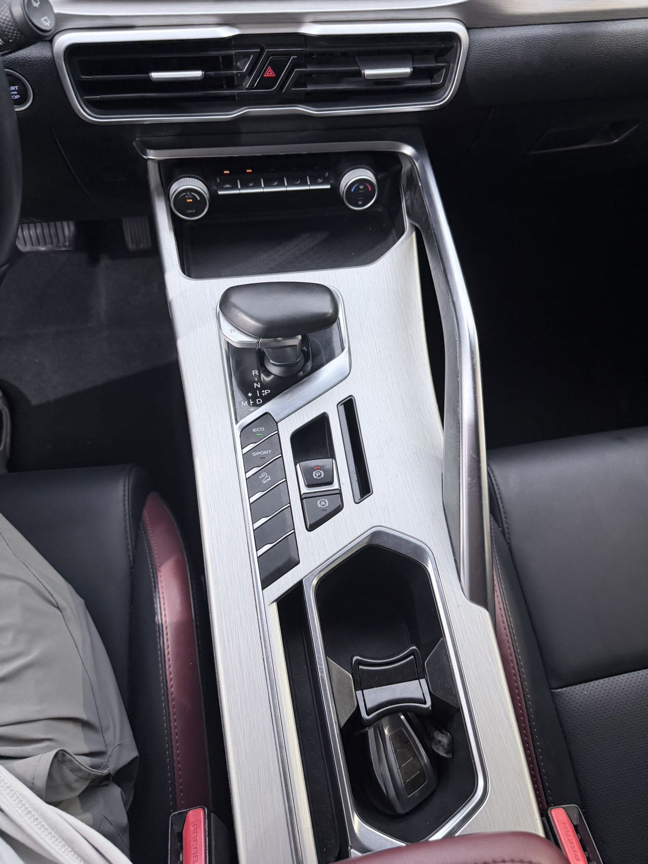 GEELY Coolray 2022 #11 GEELY Coolray 2022 car image #11
