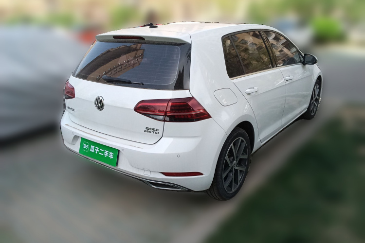 Volkswagen Golf 2020 car image #5