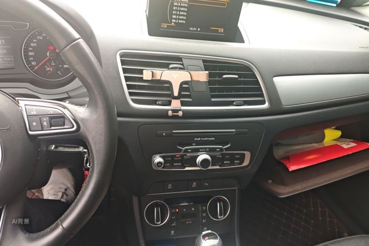 Audi Q3 2019 #15 Audi Q3 2019 car image #15
