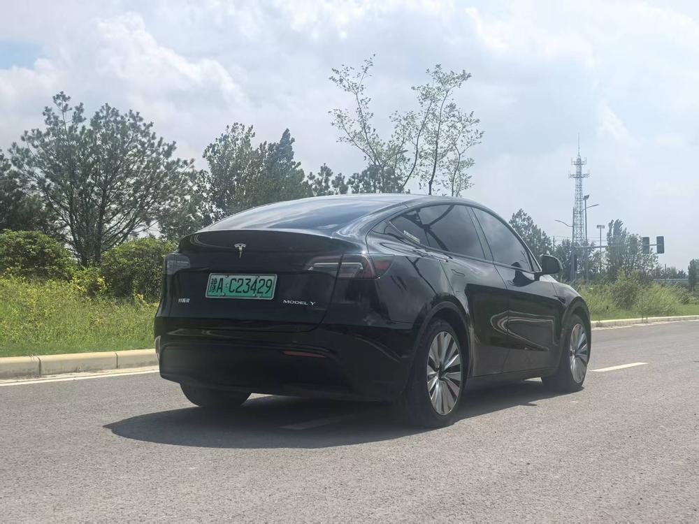 Tesla Model Y 2023 #6 Tesla Model Y 2023 immagine di auto #6