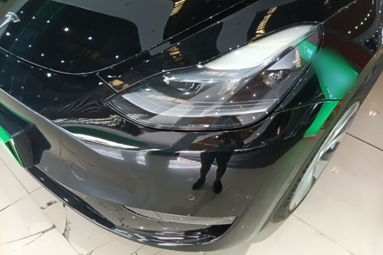 Tesla Model Y 2023 car image #23