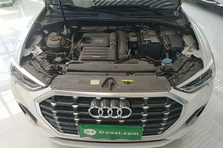 Audi Q3 2021 car image #20