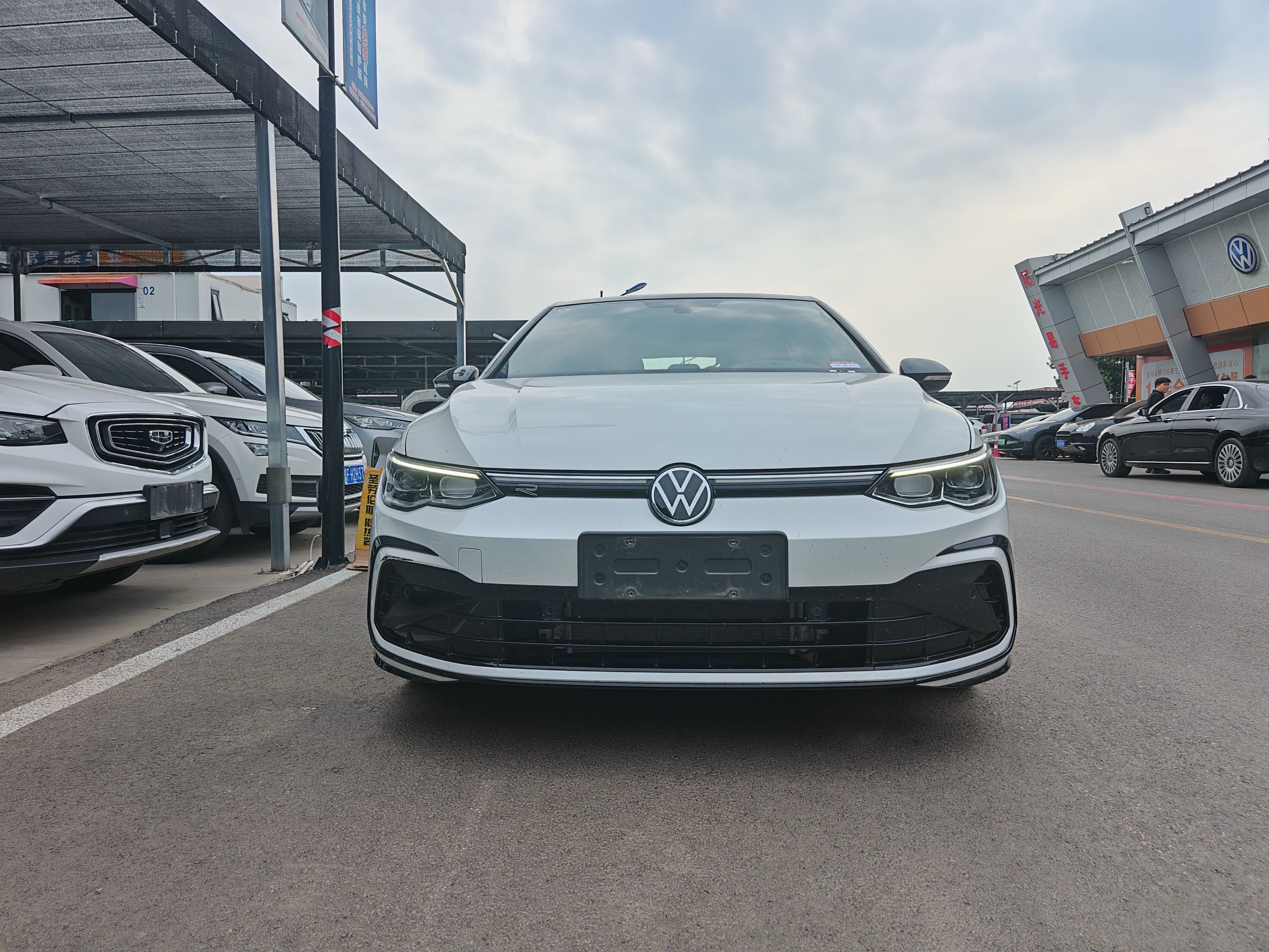 Volkswagen Golf 2022 car image #4