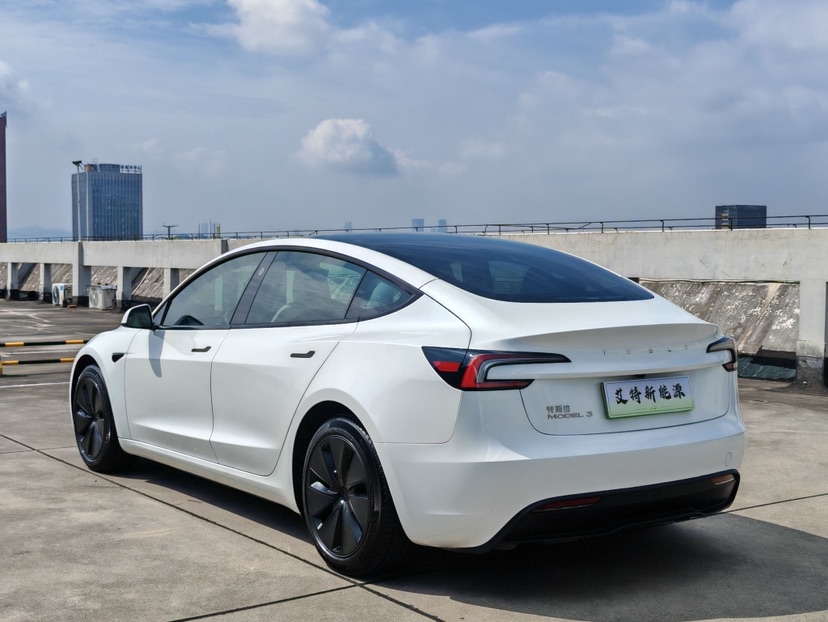 Tesla Model 3 2023 #4 Tesla Model 3 2023 car image #4