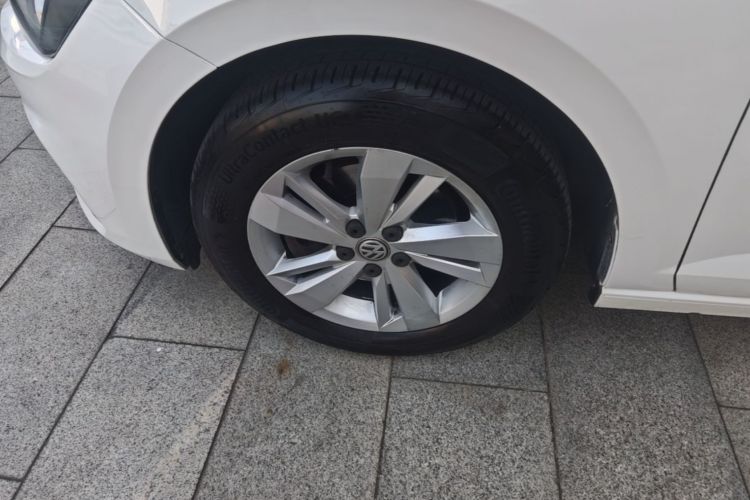 Volkswagen Polo 2021 car image #3