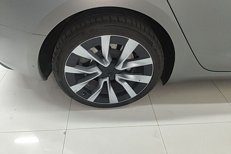 Tesla Model 3 2024 car image #10