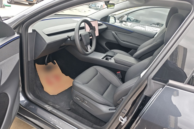 Tesla Model Y 2025 #15 Tesla Model Y 2025 car image #15