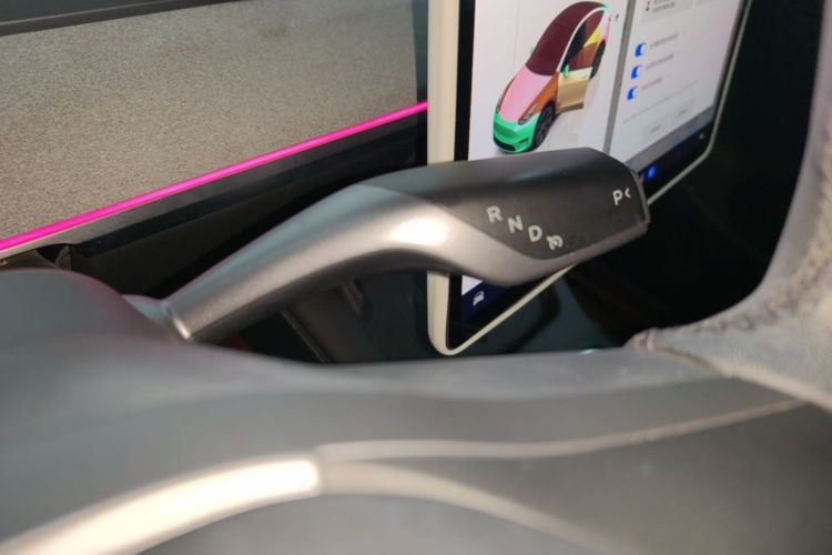 Tesla Model Y 2023 #14 Tesla Model Y 2023 car image #14