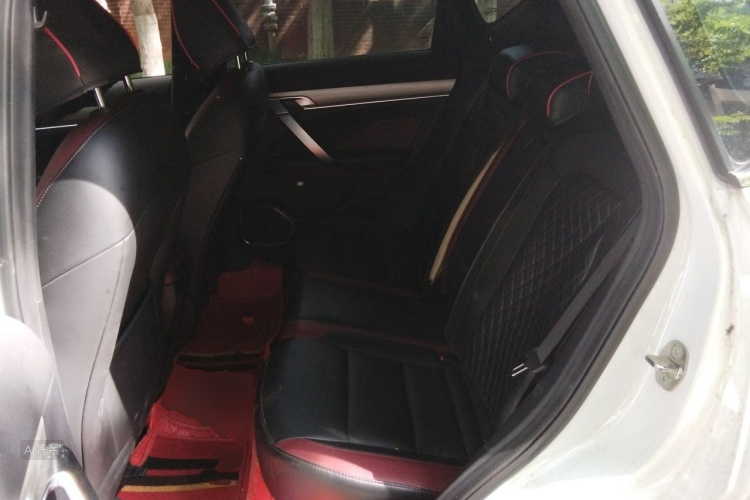 GEELY Coolray 2019 immagine di auto #19