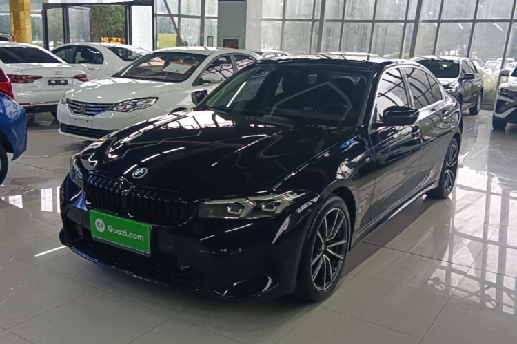 BMW 3 Series 2024 car image #2