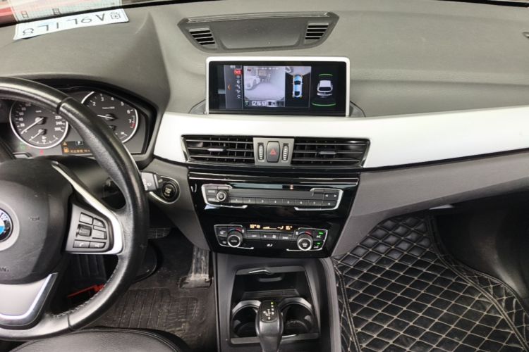 BMW X1 2018 car image #13