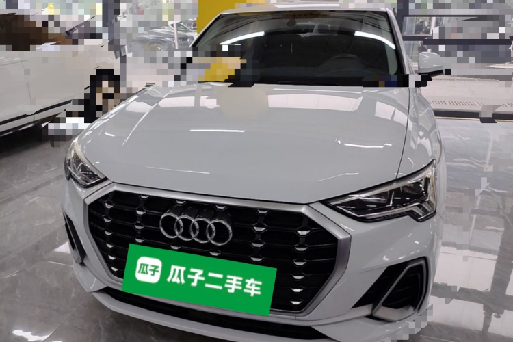 Audi Q3 2021 car image #3