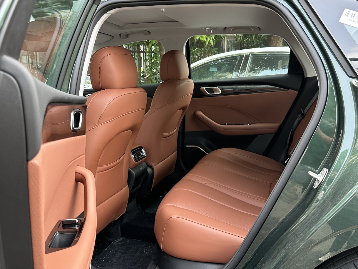 GEELY Emgrand 2025 #6 GEELY Emgrand 2025 car image #6