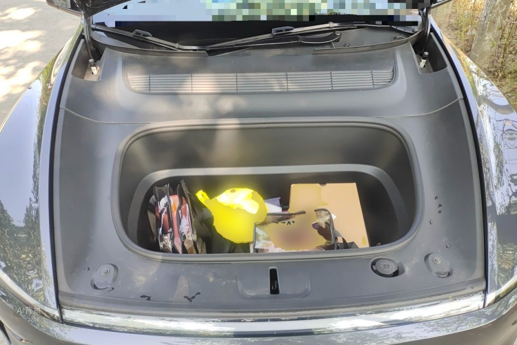 Tesla Model Y 2025 #22 Tesla Model Y 2025 car image #22