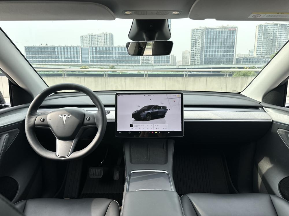 Tesla Model Y 2024 #11 Tesla Model Y 2024 car image #11