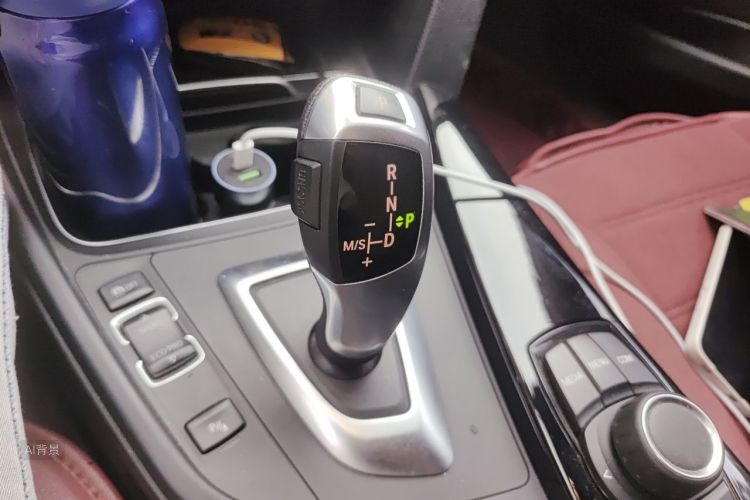 BMW 3 Series 2018 #16 BMW 3 Series 2018 car image #16