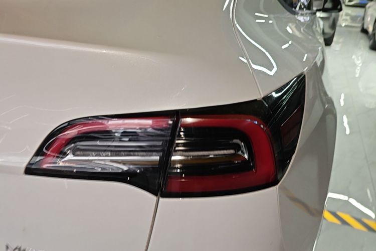 Tesla Model Y 2023 #8 Tesla Model Y 2023 car image #8