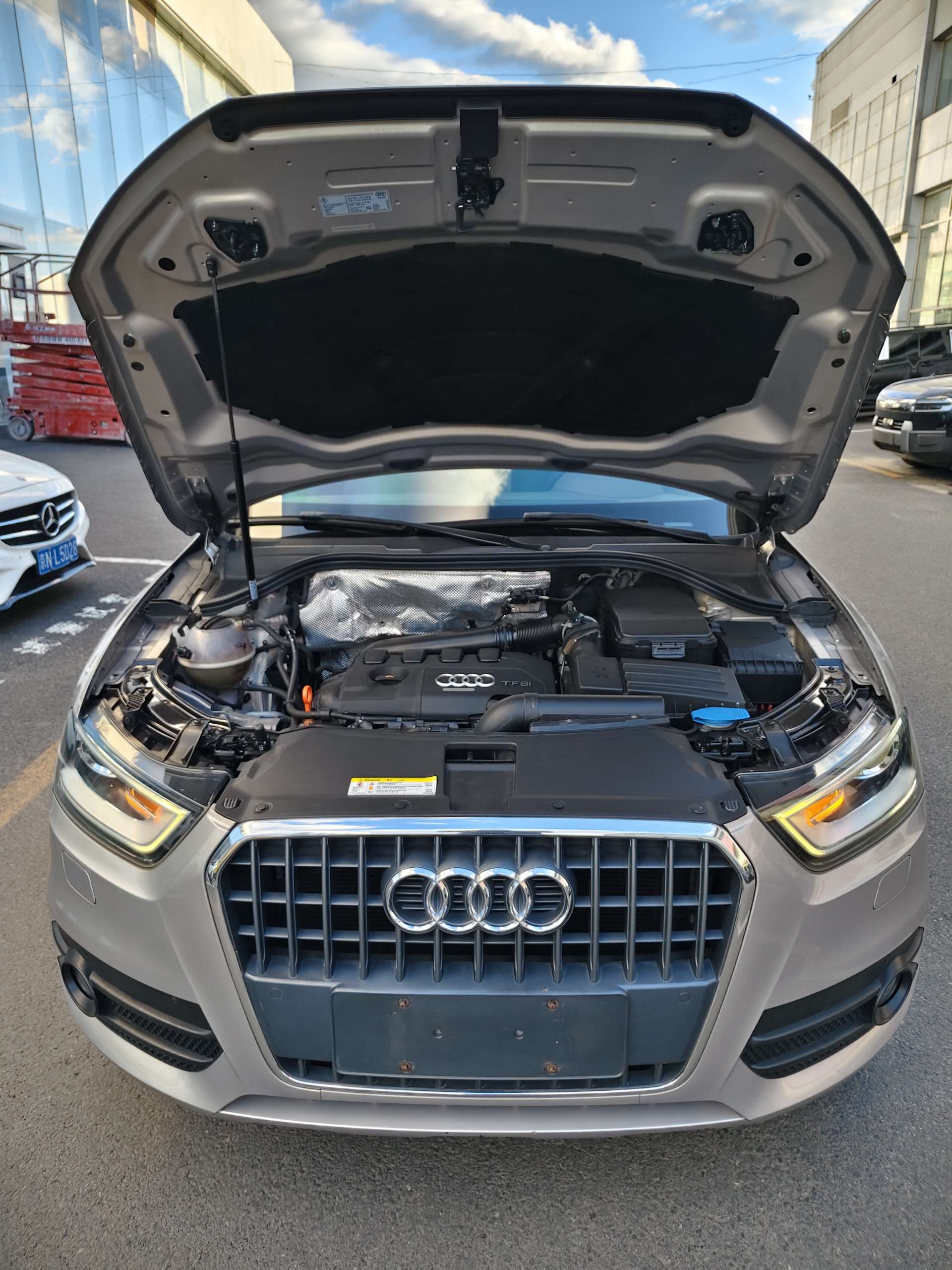 Audi Q3 2014 car image #6