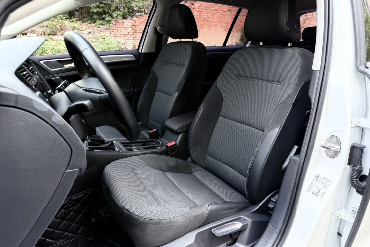 Volkswagen Golf 2018 car image #15