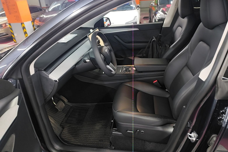 Tesla Model Y 2024 #16 Tesla Model Y 2024 car image #16