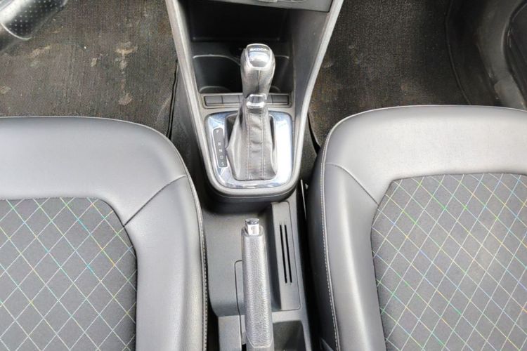 Skoda Rapid 2017 #14 Skoda Rapid 2017 imagen de coche #14