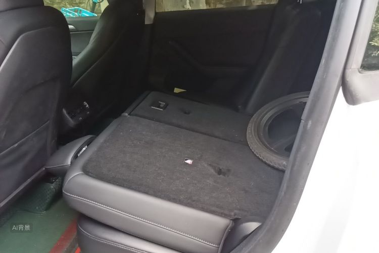 Tesla Model Y 2024 #19 Tesla Model Y 2024 car image #19
