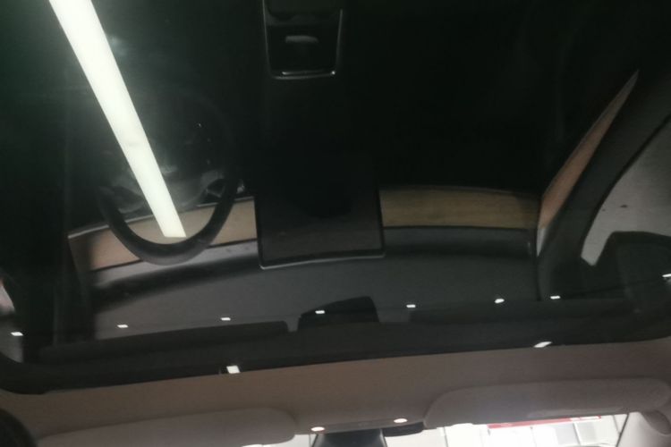 Tesla Model Y 2022 #18 Tesla Model Y 2022 car image #18