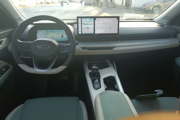GEELY Emgrand L HiP 2022 car image #10