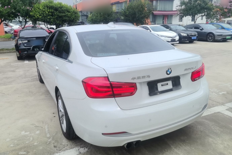 BMW 3 Series 2017 #5 BMW 3 Series 2017 car image #5