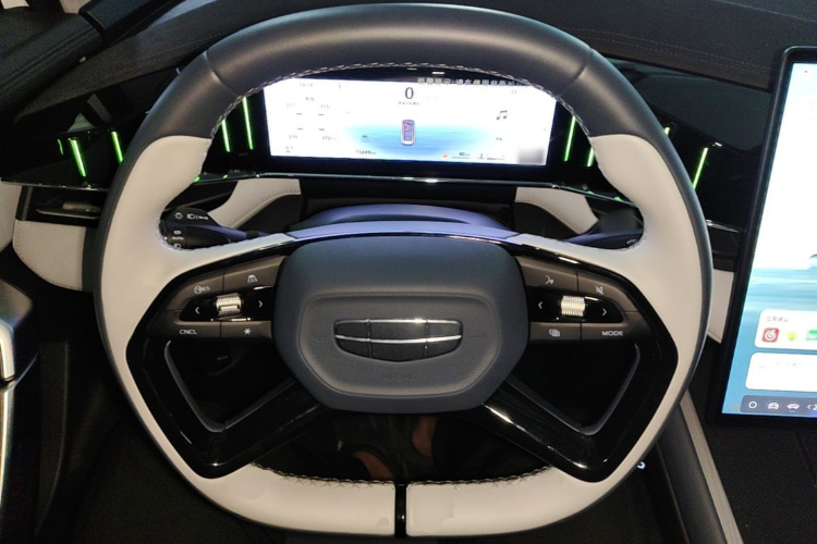 GEELY Boyue L 2024 car image #11