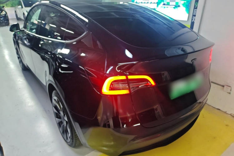 Tesla Model Y 2022 #7 Tesla Model Y 2022 car image #7