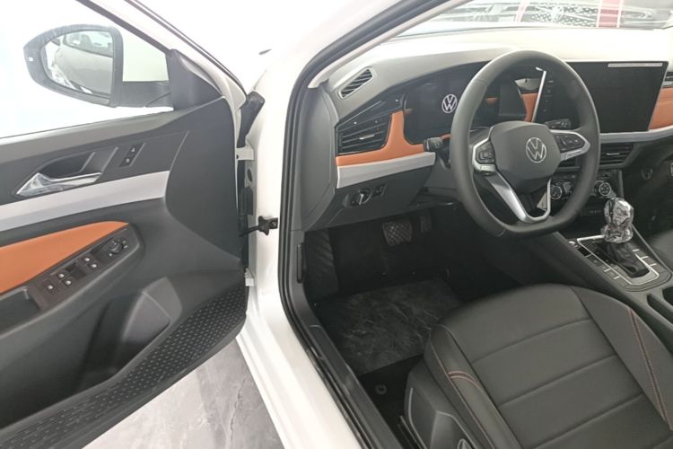 Volkswagen Bora 2026 car image #16