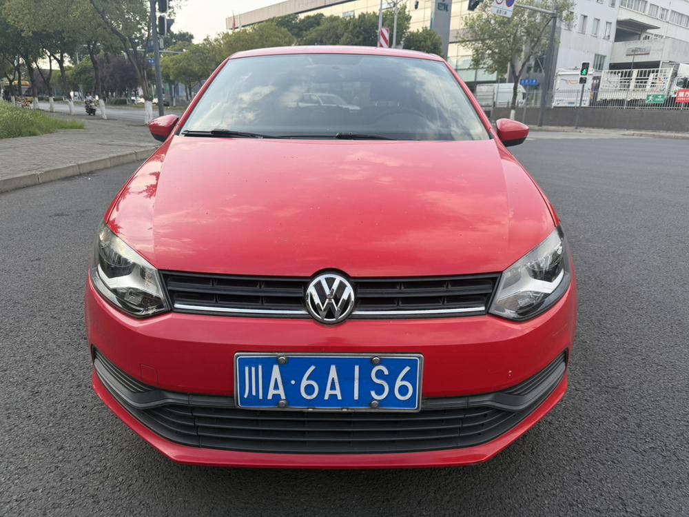 Volkswagen Polo 2014 car image #2