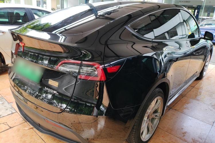 Tesla Model Y 2023 #7 Tesla Model Y 2023 car image #7