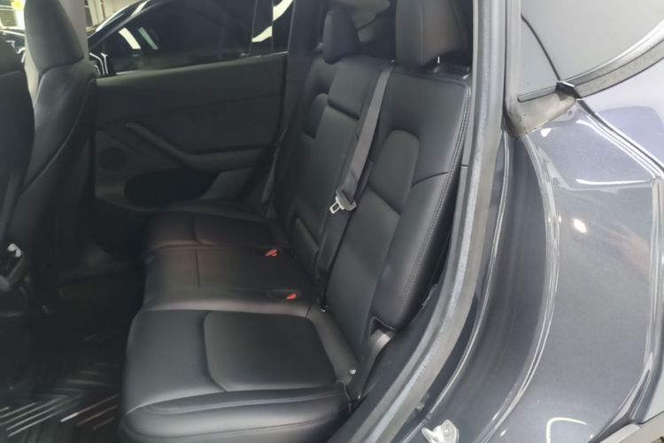 Tesla Model Y 2022 immagine di auto #17