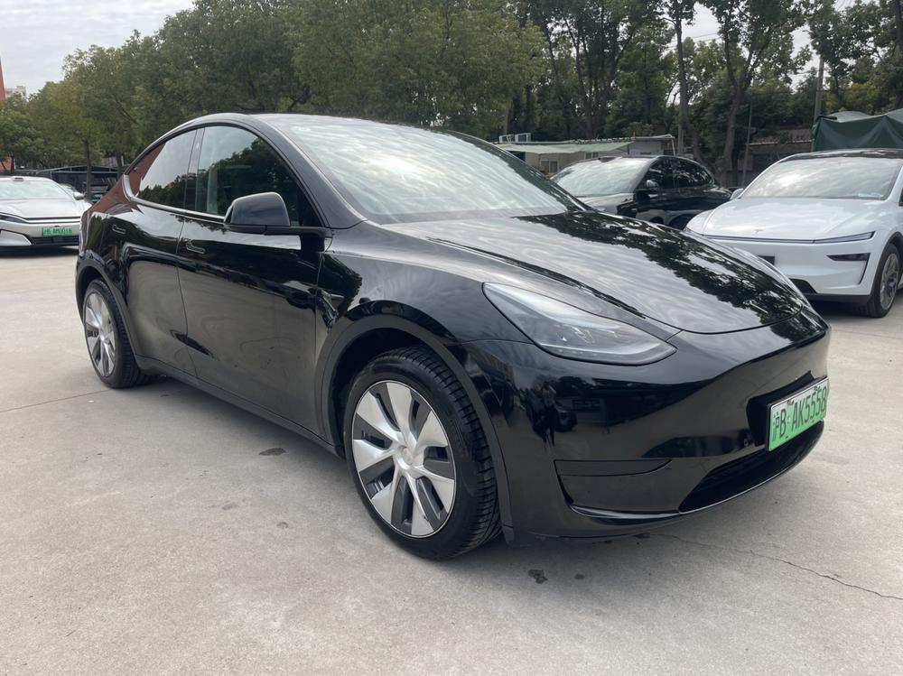 Tesla Model Y 2022 #3 Tesla Model Y 2022 car image #3