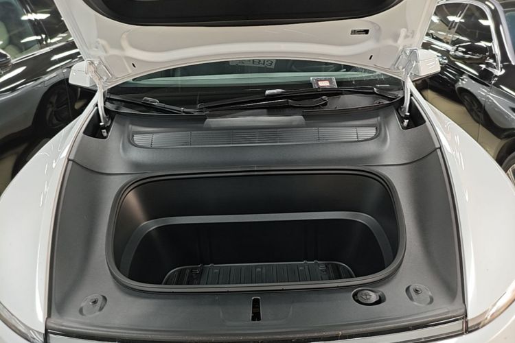 Tesla Model Y 2026 #20 Tesla Model Y 2026 car image #20
