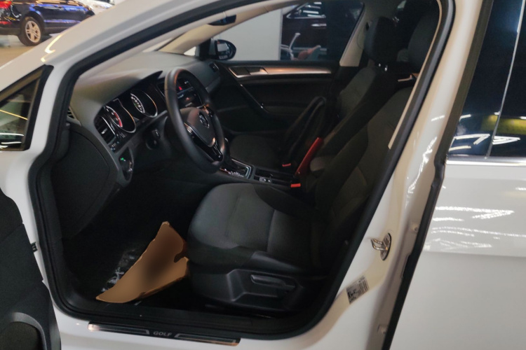 Volkswagen Golf 2020 изображение автомобиля #22