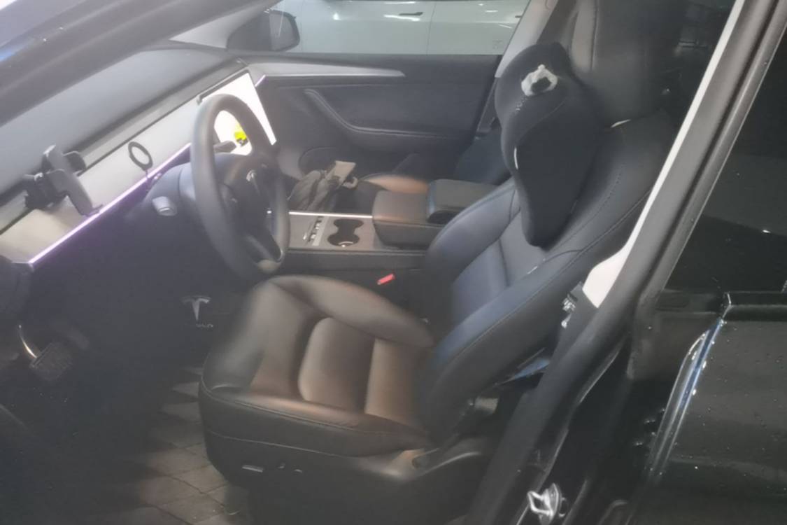 Tesla Model Y 2024 car image #12