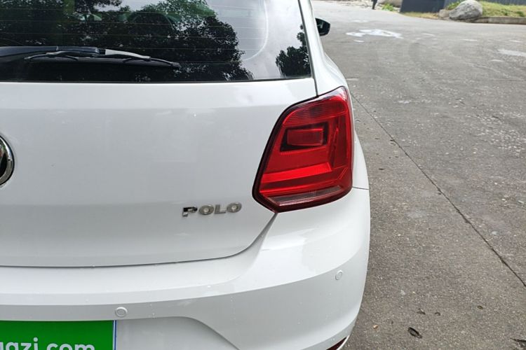 Volkswagen Polo 2017 car image #8